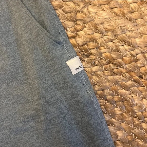 Vuori Performance Jogger - Size M (EUC) - Picture 7 of 9